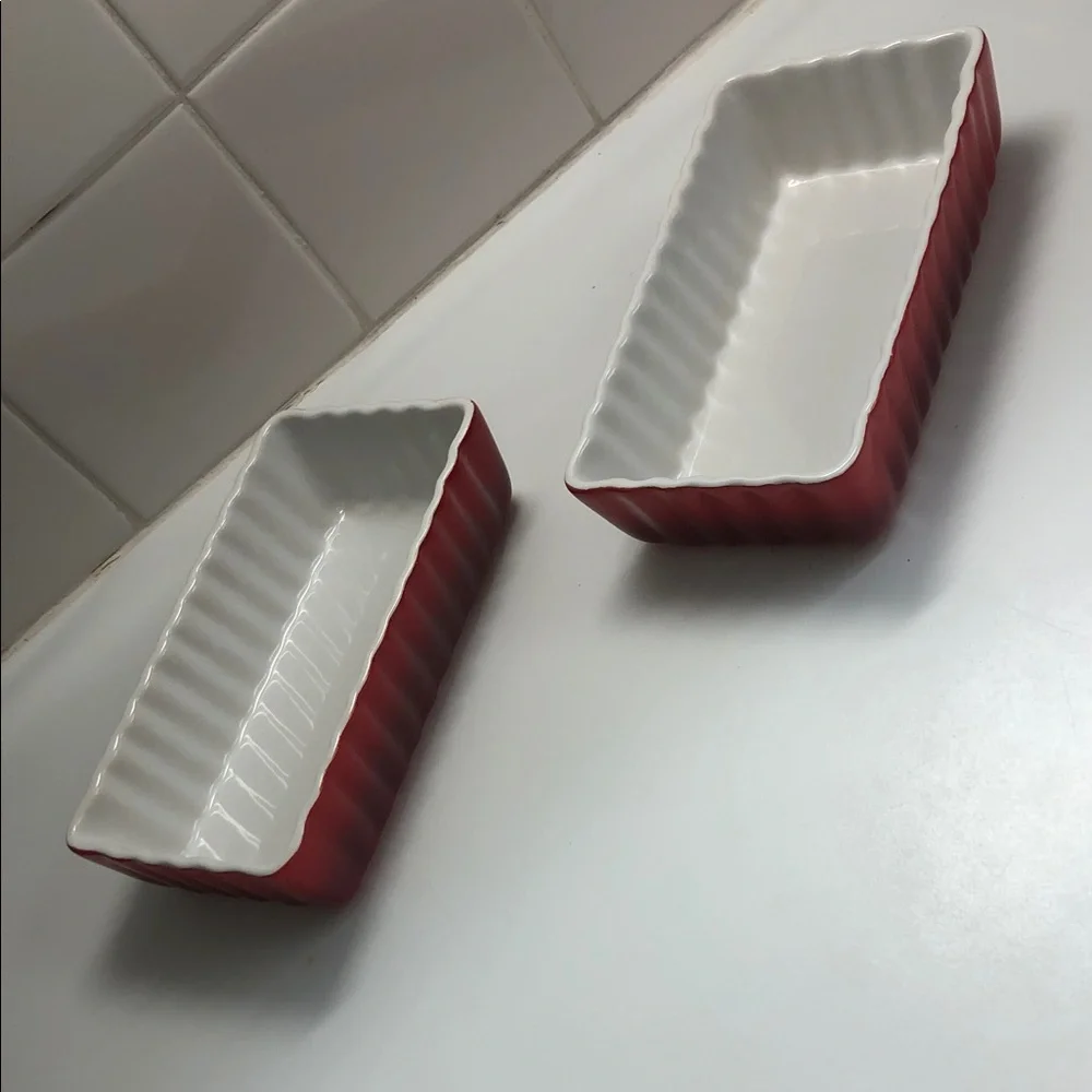 HOUSEWARES INTERNATIONAL RED CASSEROLE DISHES • SET OF 2 • 6” x 3.5”